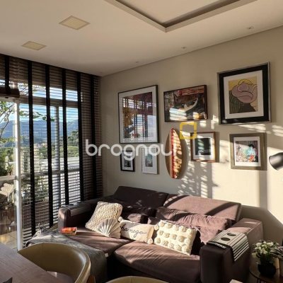 Cobertura com 140m², 2 quartos (sendo 2 suítes), 2 garagens, no bairro Campeche em Florianópolis