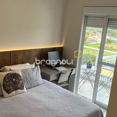 Cobertura com 140m², 2 quartos (sendo 2 suítes), 2 garagens, no bairro Campeche em Florianópolis