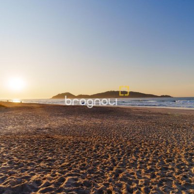 Casa com 98m², 3 quartos (sendo 1 suíte), 1 garagem, no bairro Campeche em Florianópolis