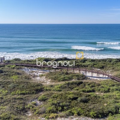 Casa com 98m², 3 quartos (sendo 1 suíte), 1 garagem, no bairro Campeche em Florianópolis