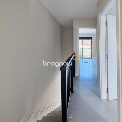 Casa com 118m², 3 quartos (sendo 1 suíte), 2 garagens, no bairro Campeche em Florianópolis