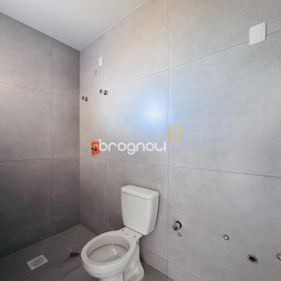 Casa com 118m², 3 quartos (sendo 1 suíte), 2 garagens, no bairro Campeche em Florianópolis
