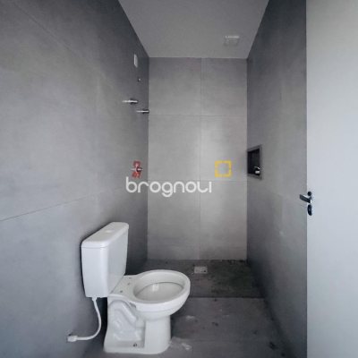 Casa com 118m², 3 quartos (sendo 1 suíte), 2 garagens, no bairro Campeche em Florianópolis
