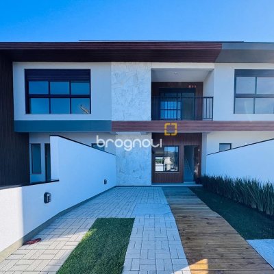 Casa com 118m², 3 quartos (sendo 1 suíte), 2 garagens, no bairro Campeche em Florianópolis