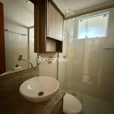 Apartamento com 58m², 2 quartos (sendo 1 suíte), 2 garagens, no bairro Pagani em Palhoça