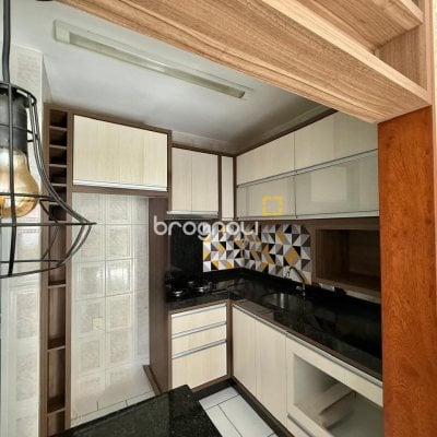 Apartamento com 58m², 2 quartos (sendo 1 suíte), 2 garagens, no bairro Pagani em Palhoça