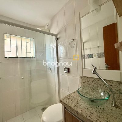 Apartamento com 58m², 2 quartos (sendo 1 suíte), 2 garagens, no bairro Pagani em Palhoça