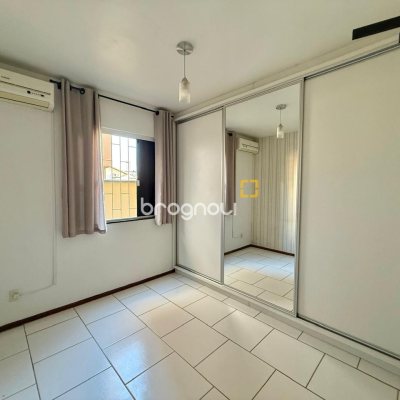 Apartamento com 58m², 2 quartos (sendo 1 suíte), 2 garagens, no bairro Pagani em Palhoça