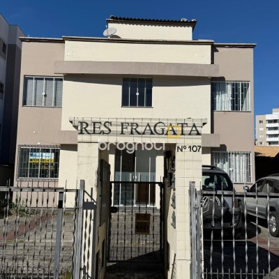Apartamento com 58m², 2 quartos (sendo 1 suíte), 2 garagens, no bairro Pagani em Palhoça