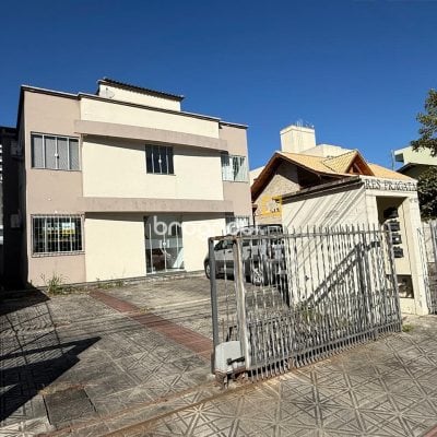 Apartamento com 58m², 2 quartos (sendo 1 suíte), 2 garagens, no bairro Pagani em Palhoça