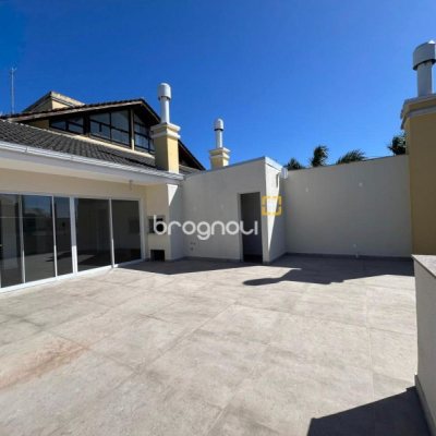 Cobertura com 224m², 4 quartos (sendo 4 suítes), 2 garagens, no bairro Canasvieiras em Florianópolis