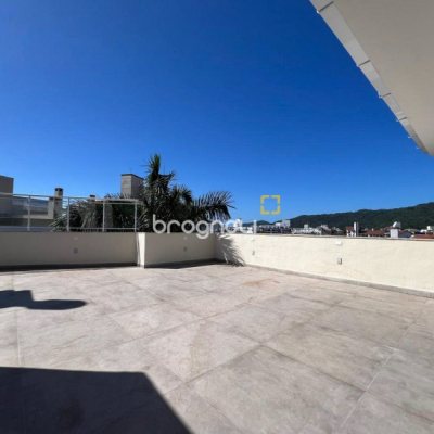 Cobertura com 224m², 4 quartos (sendo 4 suítes), 2 garagens, no bairro Canasvieiras em Florianópolis