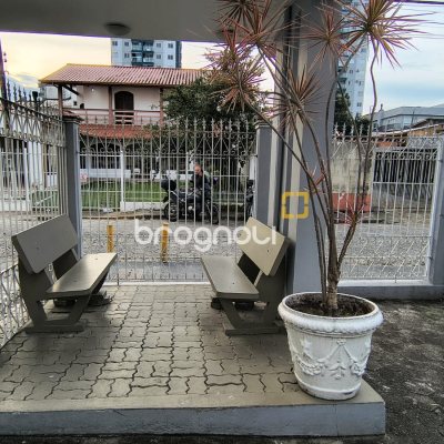 Apartamento com 53m², 2 quartos, 1 garagem, no bairro Ipiranga em São José
