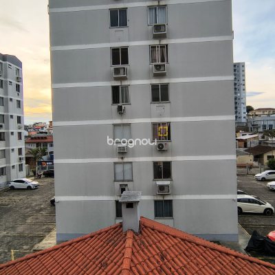 Apartamento com 53m², 2 quartos, 1 garagem, no bairro Ipiranga em São José