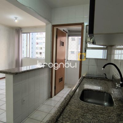 Apartamento com 53m², 2 quartos, 1 garagem, no bairro Ipiranga em São José