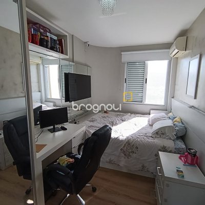 Apartamento com 117m², 3 quartos (sendo 1 suíte), 1 garagem, no bairro Kobrasol em São José