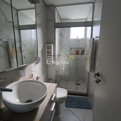 Apartamento com 117m², 3 quartos (sendo 1 suíte), 1 garagem, no bairro Kobrasol em São José