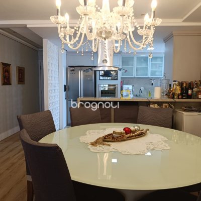 Apartamento com 117m², 3 quartos (sendo 1 suíte), 1 garagem, no bairro Kobrasol em São José