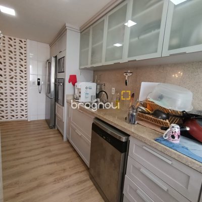 Apartamento com 117m², 3 quartos (sendo 1 suíte), 1 garagem, no bairro Kobrasol em São José