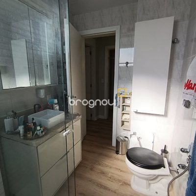 Apartamento com 117m², 3 quartos (sendo 1 suíte), 1 garagem, no bairro Kobrasol em São José