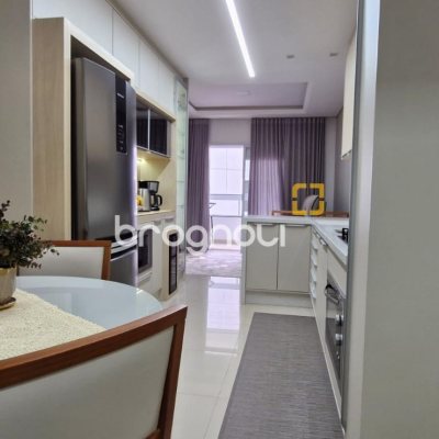 Apartamento com 59m², 2 quartos (sendo 1 suíte), 1 garagem, no bairro São João do Rio Vermelho em Florianópolis