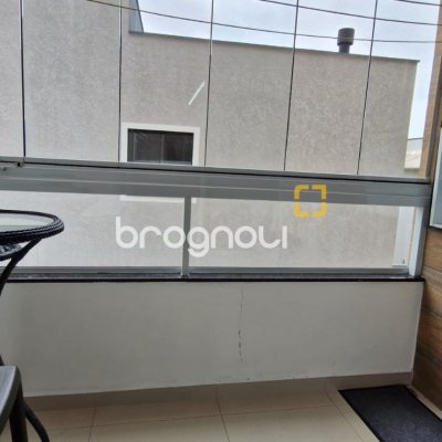 Apartamento com 59m², 2 quartos (sendo 1 suíte), 1 garagem, no bairro São João do Rio Vermelho em Florianópolis