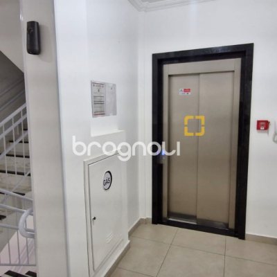 Apartamento com 59m², 2 quartos (sendo 1 suíte), 1 garagem, no bairro São João do Rio Vermelho em Florianópolis