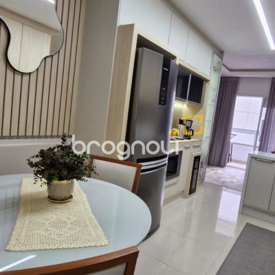 Apartamento com 59m², 2 quartos (sendo 1 suíte), 1 garagem, no bairro São João do Rio Vermelho em Florianópolis