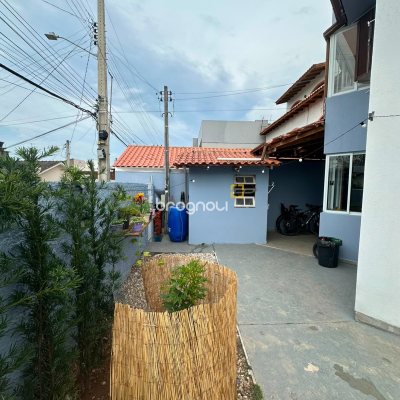 Casa com 176m², 4 quartos (sendo 1 suíte), 3 garagens, no bairro Balneário em Florianópolis