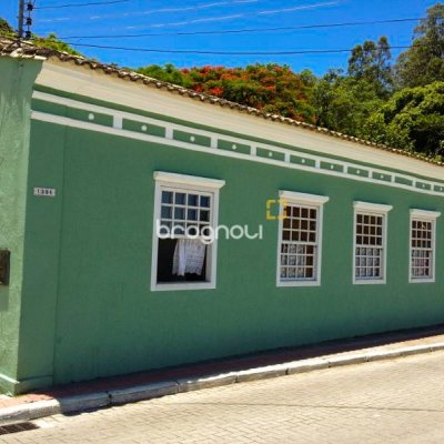 Casa com 226m², 3 quartos, no bairro Sambaqui em Florianópolis
