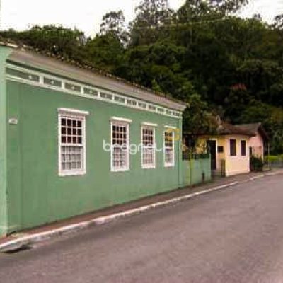 Casa com 226m², 3 quartos, no bairro Sambaqui em Florianópolis