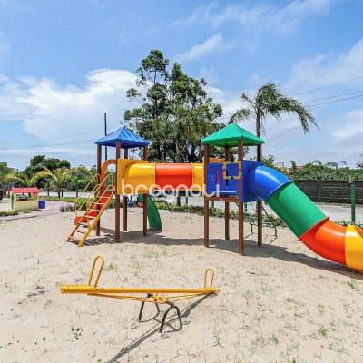 Apartamento com 89m², 2 quartos (sendo 1 suíte), 2 garagens, no bairro São João do Rio Vermelho em Florianópolis