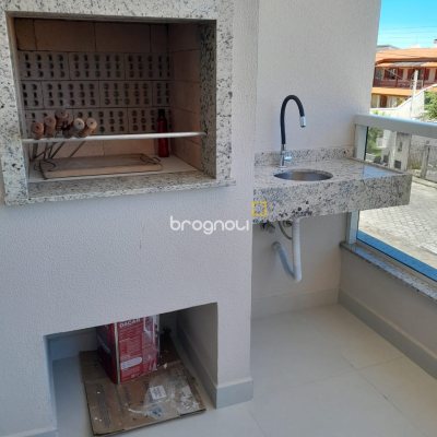 Apartamento com 89m², 2 quartos (sendo 1 suíte), 2 garagens, no bairro São João do Rio Vermelho em Florianópolis