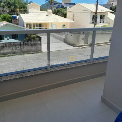 Apartamento com 89m², 2 quartos (sendo 1 suíte), 2 garagens, no bairro São João do Rio Vermelho em Florianópolis