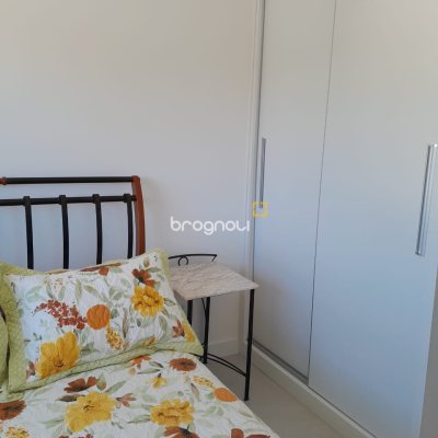 Apartamento com 89m², 2 quartos (sendo 1 suíte), 2 garagens, no bairro São João do Rio Vermelho em Florianópolis