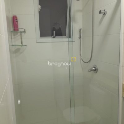 Apartamento com 89m², 2 quartos (sendo 1 suíte), 2 garagens, no bairro São João do Rio Vermelho em Florianópolis