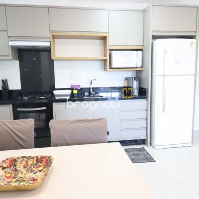Apartamento com 89m², 2 quartos (sendo 1 suíte), 2 garagens, no bairro São João do Rio Vermelho em Florianópolis