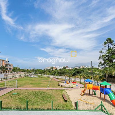 Apartamento com 89m², 2 quartos (sendo 1 suíte), 2 garagens, no bairro São João do Rio Vermelho em Florianópolis