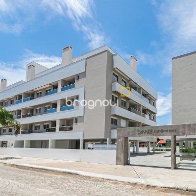 Apartamento com 89m², 2 quartos (sendo 1 suíte), 2 garagens, no bairro São João do Rio Vermelho em Florianópolis