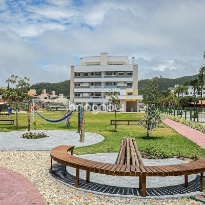 Apartamento com 89m², 2 quartos (sendo 1 suíte), 2 garagens, no bairro São João do Rio Vermelho em Florianópolis