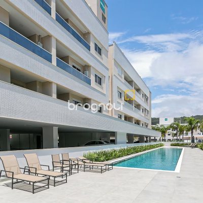 Apartamento com 89m², 2 quartos (sendo 1 suíte), 2 garagens, no bairro São João do Rio Vermelho em Florianópolis