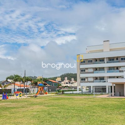 Apartamento com 89m², 2 quartos (sendo 1 suíte), 2 garagens, no bairro São João do Rio Vermelho em Florianópolis