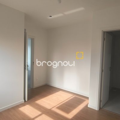 Apartamento com 64m², 2 quartos (sendo 1 suíte), 1 garagem, no bairro Coqueiros em Florianópolis