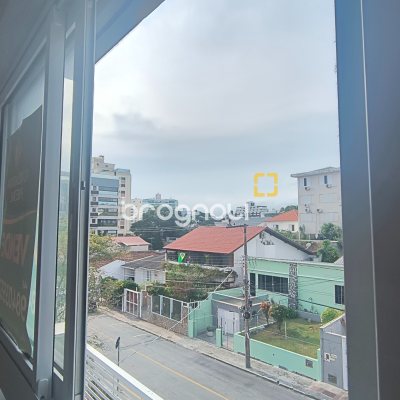 Apartamento com 64m², 2 quartos (sendo 1 suíte), 1 garagem, no bairro Coqueiros em Florianópolis