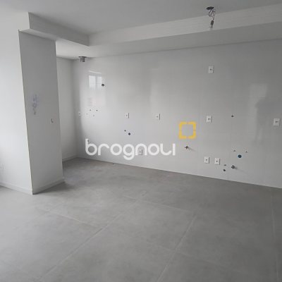 Apartamento com 64m², 2 quartos (sendo 1 suíte), 1 garagem, no bairro Coqueiros em Florianópolis