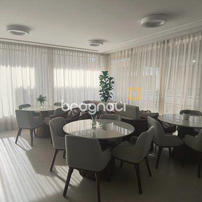 Apartamento com 64m², 2 quartos (sendo 1 suíte), 1 garagem, no bairro Coqueiros em Florianópolis