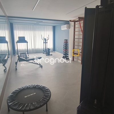 Apartamento com 64m², 2 quartos (sendo 1 suíte), 1 garagem, no bairro Coqueiros em Florianópolis