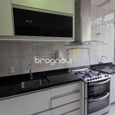 Apartamento com 64m², 3 quartos (sendo 1 suíte), 1 garagem, no bairro Centro em Florianópolis