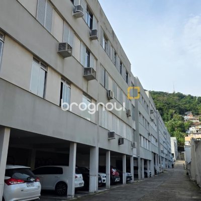 Apartamento com 64m², 3 quartos (sendo 1 suíte), 1 garagem, no bairro Centro em Florianópolis