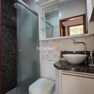 Apartamento com 64m², 3 quartos (sendo 1 suíte), 1 garagem, no bairro Centro em Florianópolis